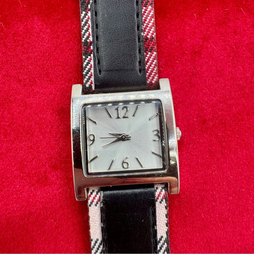 Vintage Japan‎ Quartz Silvertone Disl Watch Modern Minimalist